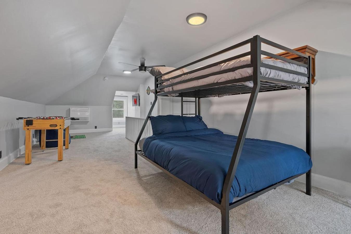 Minutes To Arena District - Foosball & Game Area *