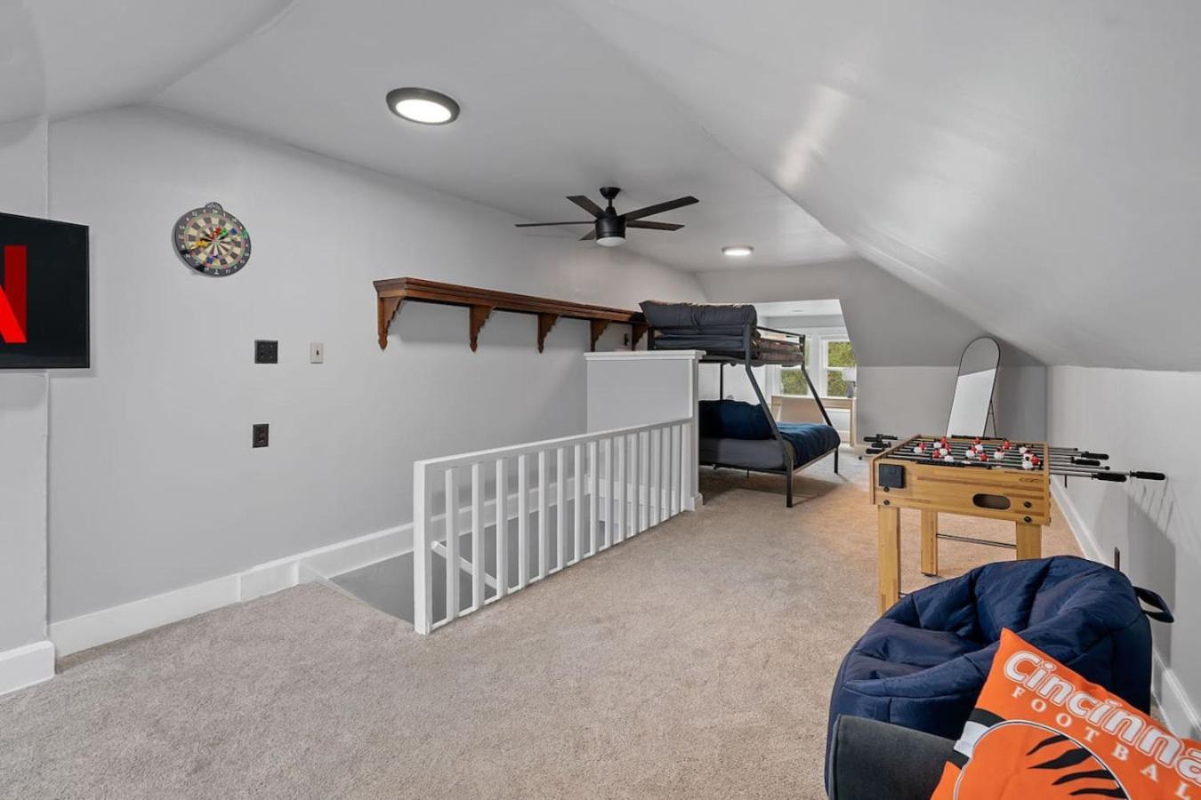 Minutes To Arena District - Foosball & Game Area Holiday home