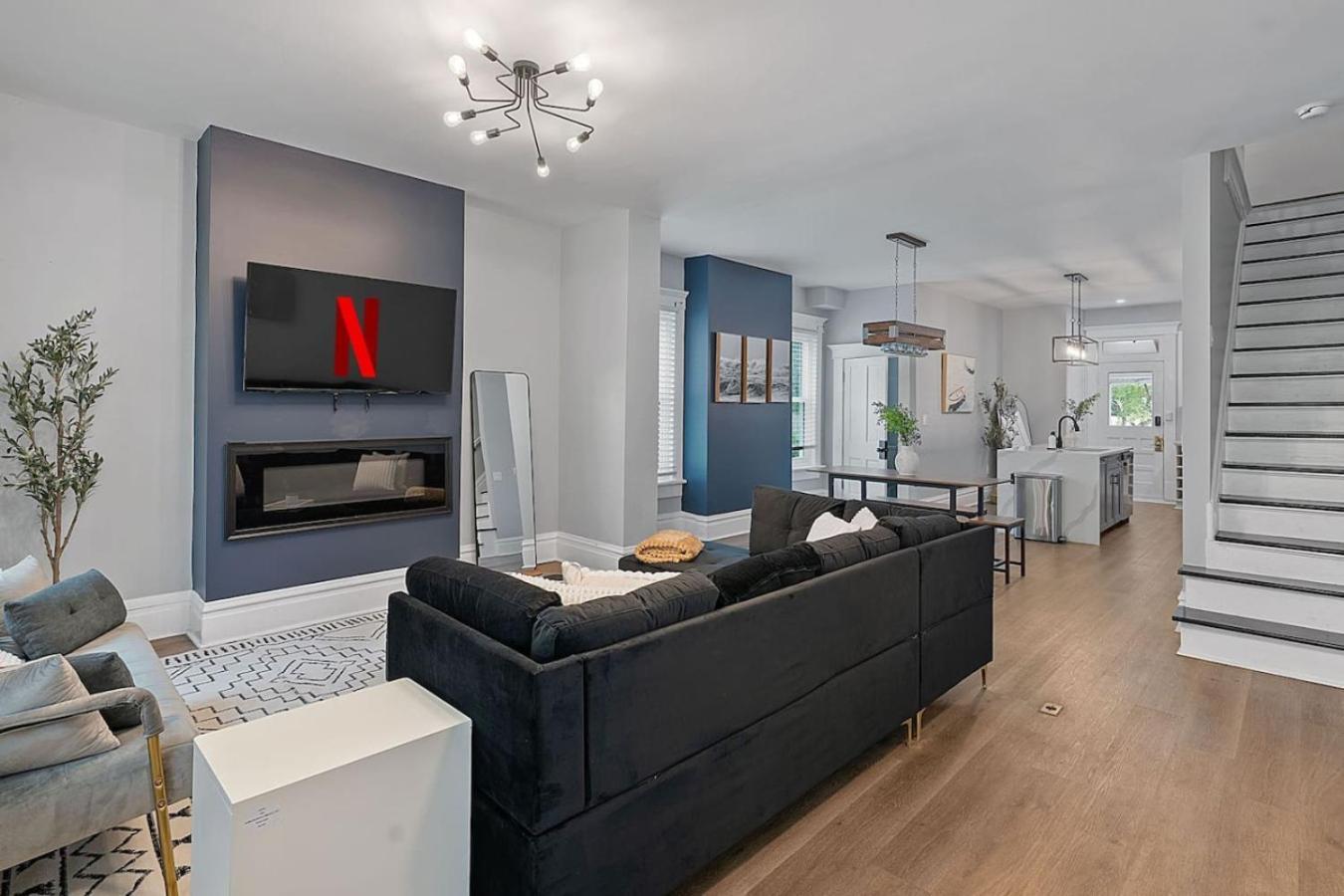 Minutes To Arena District - Foosball & Game Area Columbus