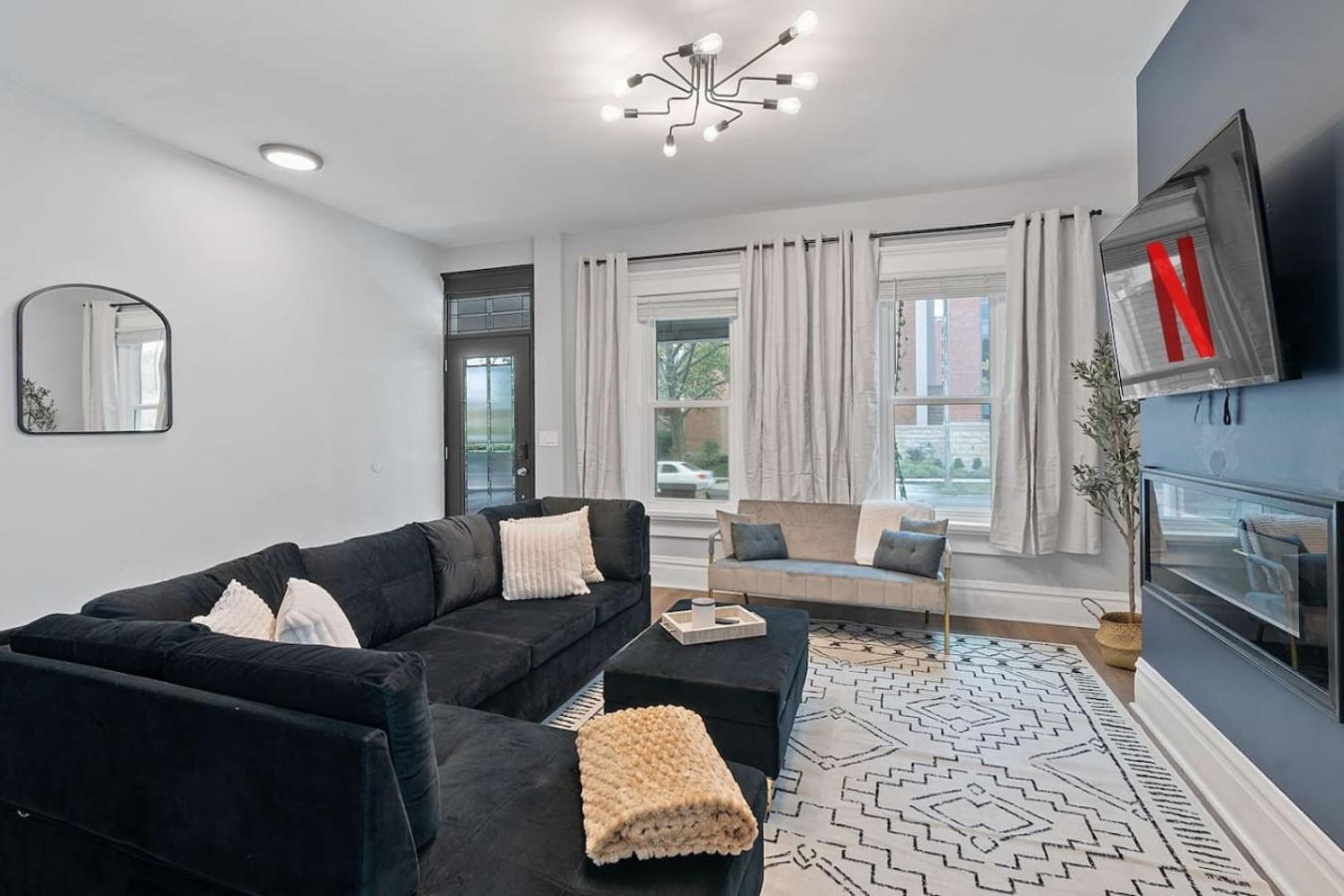 Holiday home Minutes To Arena District - Foosball & Game Area Columbus